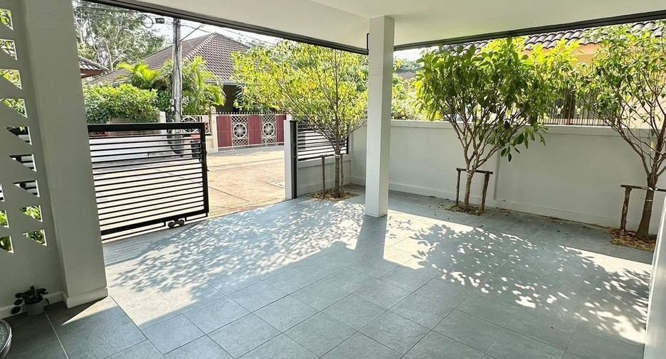 Villa en alquiler de 3 habitaciones en Bang Lamung, Chonburi