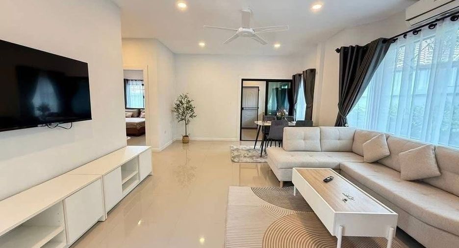 Villa en alquiler de 3 habitaciones en Bang Lamung, Chonburi