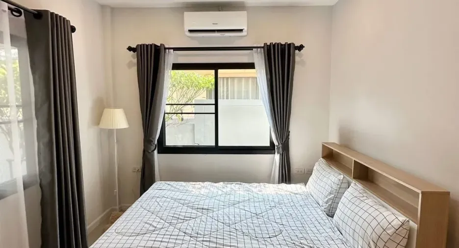Villa en alquiler de 3 habitaciones en Bang Lamung, Chonburi