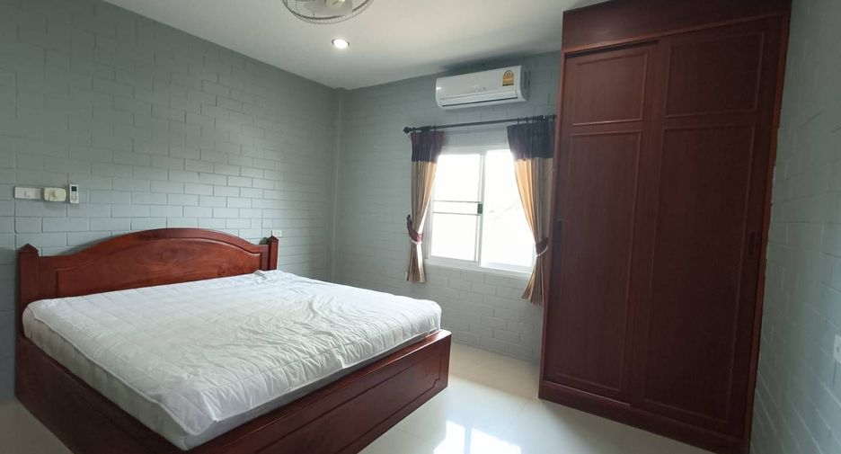 For rent 3 bedrooms villa in Bang Lamung, Chonburi