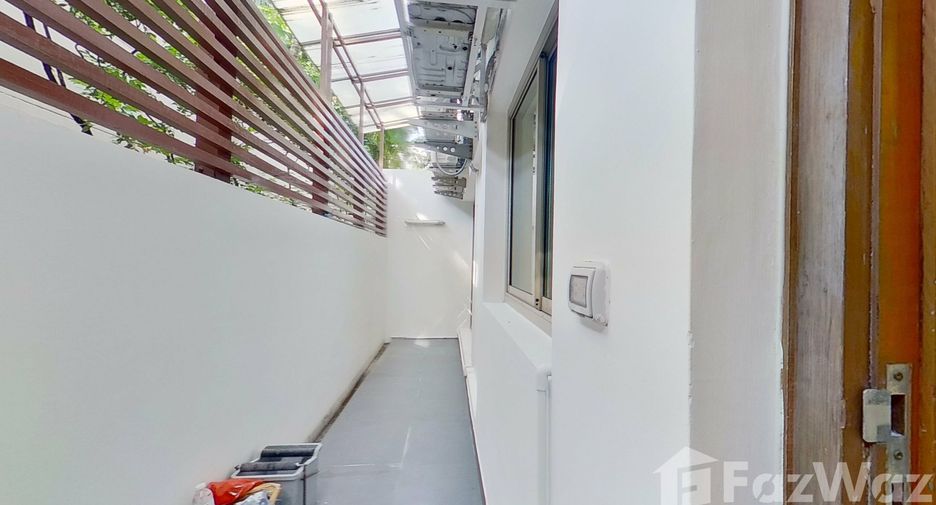For sale 2 bedrooms condo in Khlong Toei, Bangkok