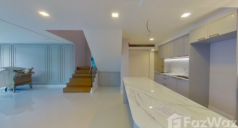 For sale 2 bedrooms condo in Khlong Toei, Bangkok