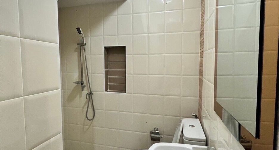 For sale 3 bedrooms townhouse in Bang Khen, Bangkok