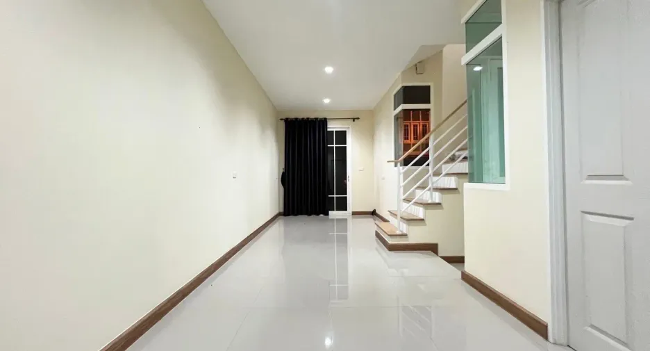 For sale 3 bedrooms townhouse in Bang Khen, Bangkok