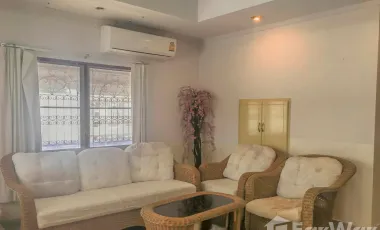 Haus zur Miete mit 3 Zimmer in Bang Lamung, Chonburi