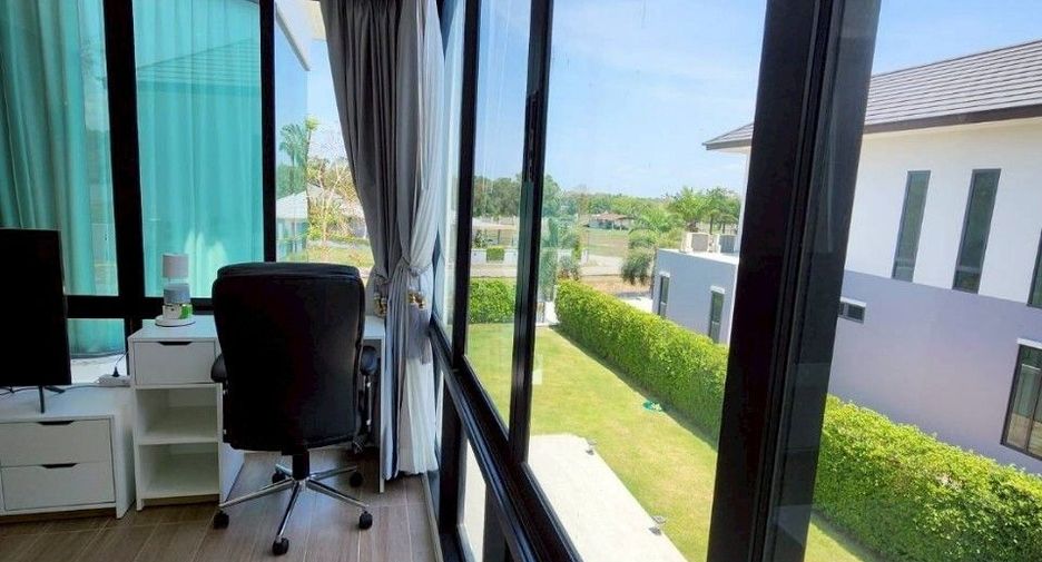 Villa zum Kauf mit 4 Zimmer in Bang Lamung, Chonburi