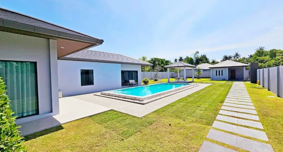 Villa zum Kauf mit 4 Zimmer in Bang Lamung, Chonburi