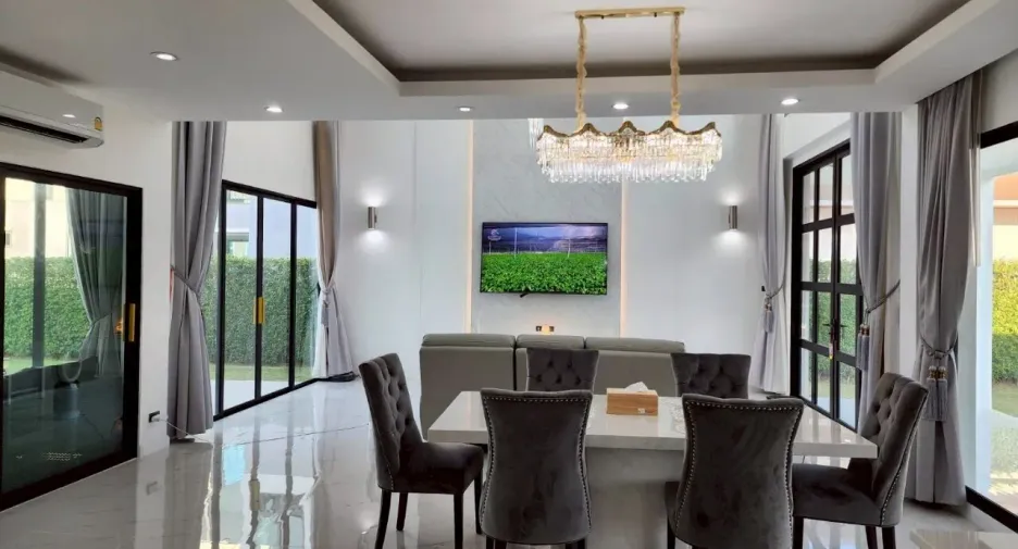 Villa zum Kauf mit 4 Zimmer in Bang Lamung, Chonburi