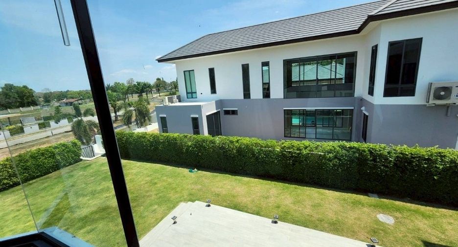Villa zum Kauf mit 4 Zimmer in Bang Lamung, Chonburi
