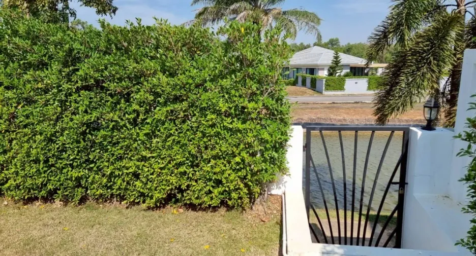 Villa zum Kauf mit 4 Zimmer in Bang Lamung, Chonburi