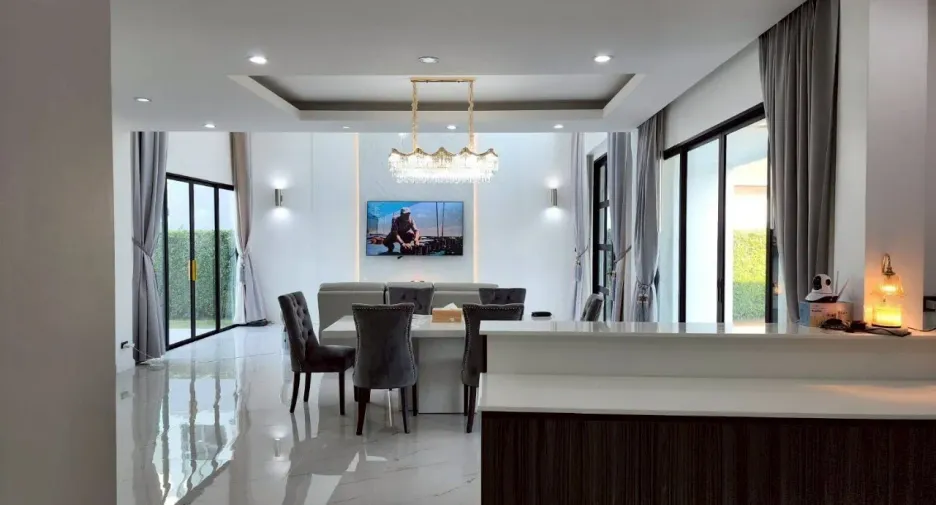 Villa zum Kauf mit 4 Zimmer in Bang Lamung, Chonburi