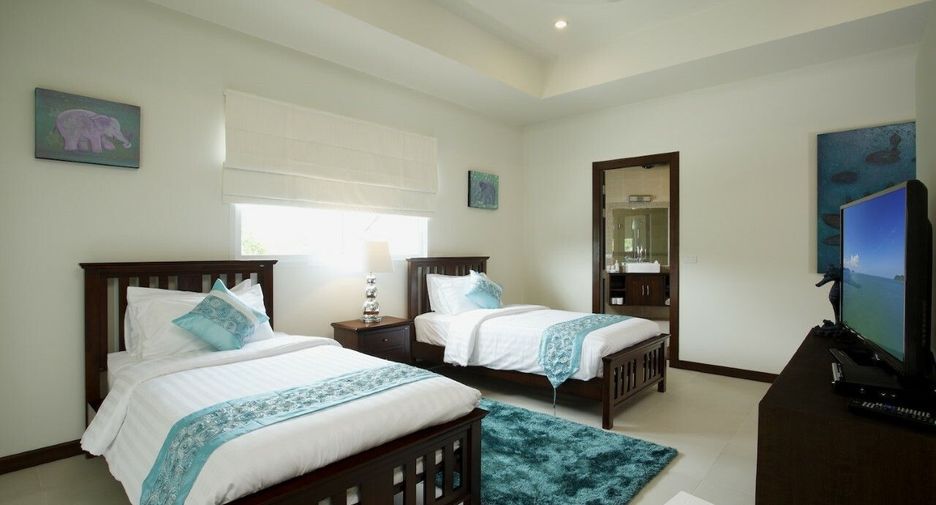 À louer 9 chambres villa à Mueang Phuket, Phuket