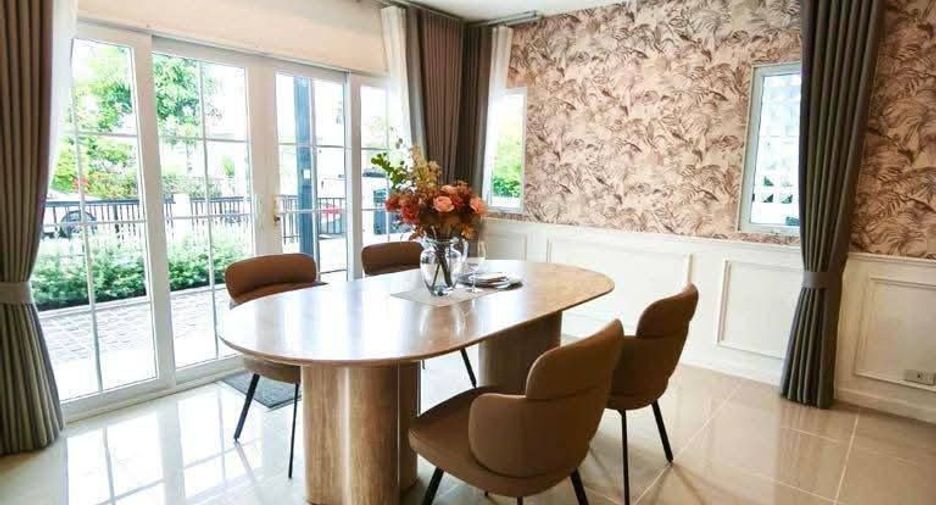 For sale 4 bedrooms house in Khlong Sam Wa, Bangkok