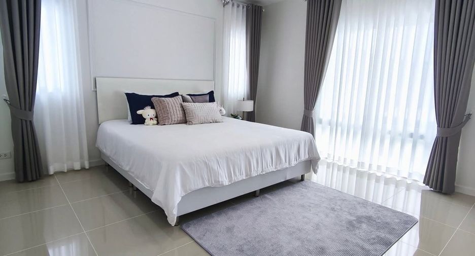 For sale 4 bedrooms house in Khlong Sam Wa, Bangkok