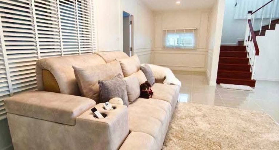 For sale 4 bedrooms house in Khlong Sam Wa, Bangkok