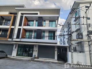 À vendre 4 chambres local commercial à Si Racha, Chonburi