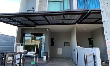 À vendre 3 chambres maison de ville à Sai Mai, Bangkok