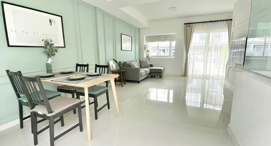 For sale 3 bedrooms townhouse in Prawet, Bangkok