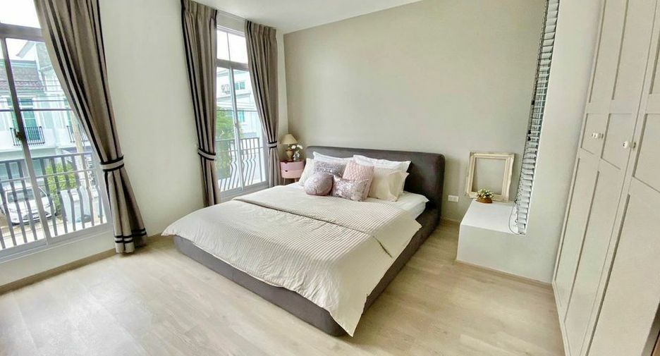 For sale 3 bedrooms townhouse in Prawet, Bangkok
