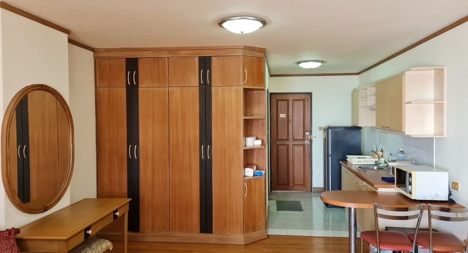 For sale studio condo in Si Racha, Chonburi