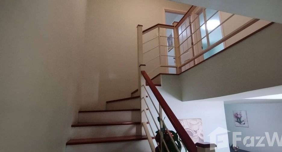 Casa adosada en venta de 3 habitaciones en Bang Khun Thian, Bangkok