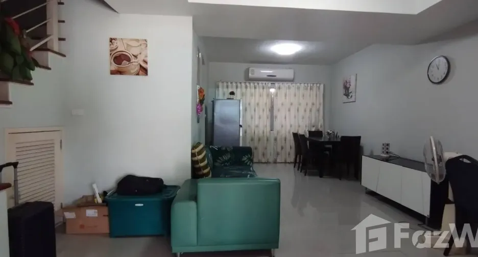 Casa adosada en venta de 3 habitaciones en Bang Khun Thian, Bangkok