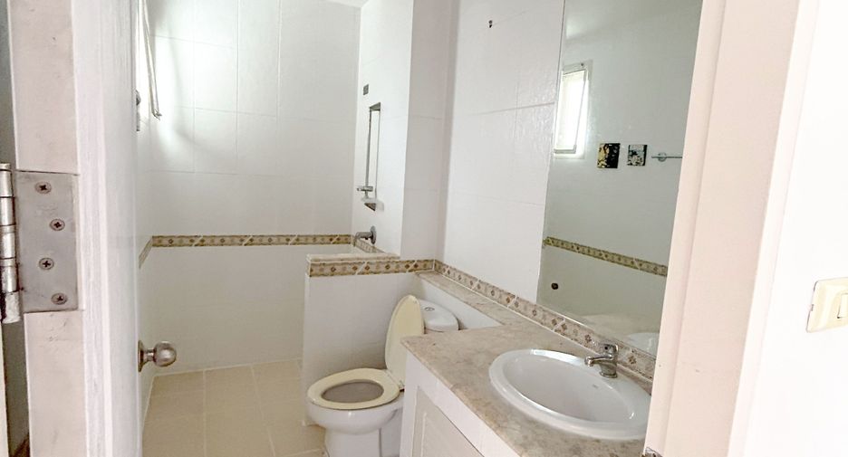 For sale 3 bedrooms house in Khan Na Yao, Bangkok