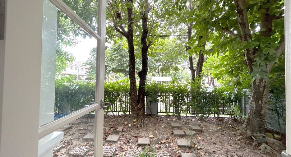 For sale 3 bedrooms house in Khan Na Yao, Bangkok