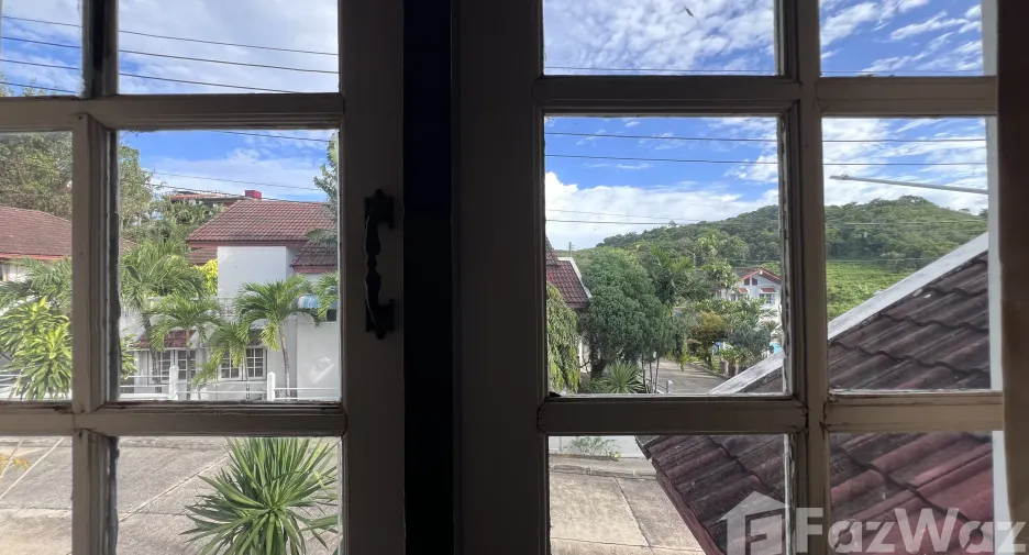 For rent 4 bedrooms villa in Mueang Phuket, Phuket