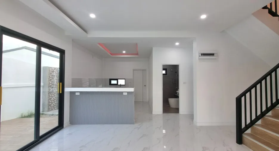 Villa zum Kauf mit 5 Zimmer in Mueang Phuket, Phuket