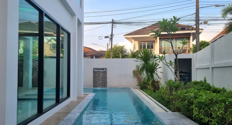 Villa zum Kauf mit 5 Zimmer in Mueang Phuket, Phuket