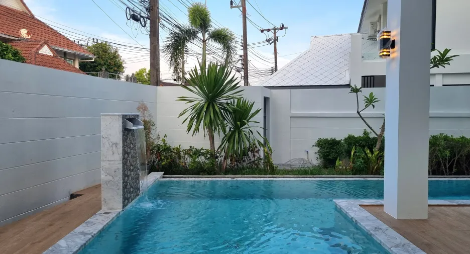 Villa zum Kauf mit 5 Zimmer in Mueang Phuket, Phuket