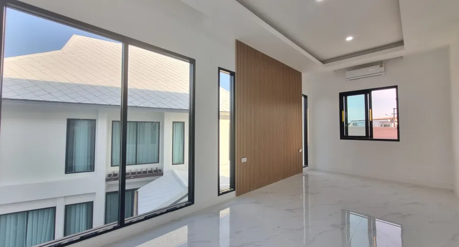 Villa zum Kauf mit 5 Zimmer in Mueang Phuket, Phuket