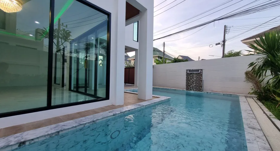 Villa zum Kauf mit 5 Zimmer in Mueang Phuket, Phuket