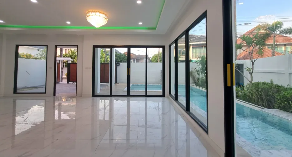 Villa zum Kauf mit 5 Zimmer in Mueang Phuket, Phuket