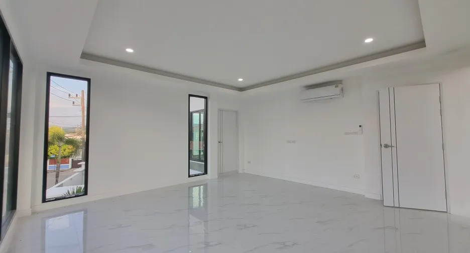 Villa zum Kauf mit 5 Zimmer in Mueang Phuket, Phuket
