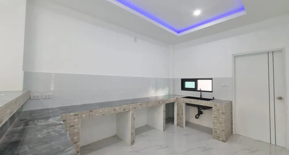 Villa zum Kauf mit 5 Zimmer in Mueang Phuket, Phuket