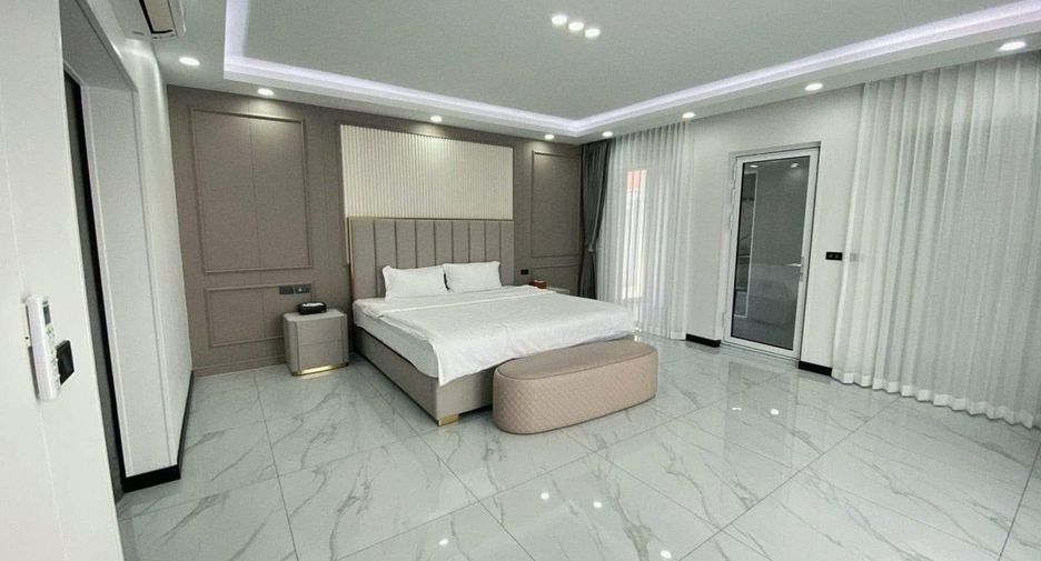 Villa en alquiler de 8 habitaciones en Bang Lamung, Chonburi