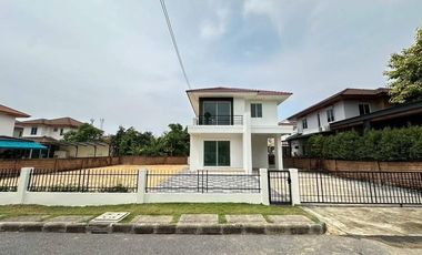 Casa en venta de 3 habitaciones en Khlong Sam Wa, Bangkok