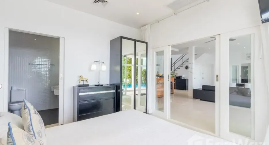 Villa en alquiler de 5 habitaciones en Mueang Phuket, Phuket