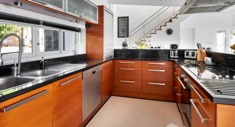 Villa en alquiler de 5 habitaciones en Mueang Phuket, Phuket