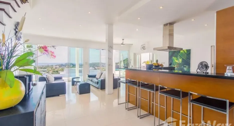 Villa en alquiler de 5 habitaciones en Mueang Phuket, Phuket