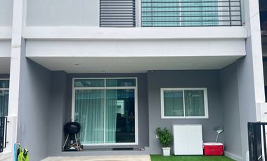 À louer 3 chambres maison de ville à Mueang Phuket, Phuket