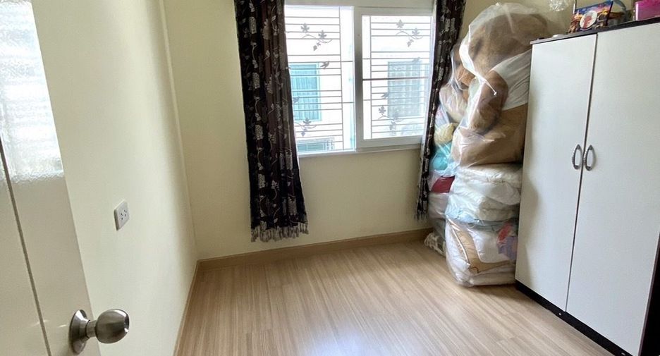 For sale 4 bedrooms townhouse in Bang Phli, Samut Prakan