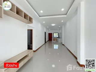 出售 2 卧室 联排别墅 在 Mueang Uttaradit, Uttaradit