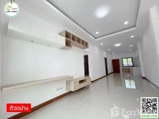 出售 2 卧室 联排别墅 在 Mueang Uttaradit, Uttaradit