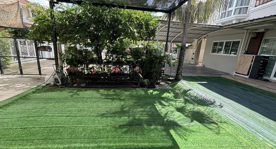 For sale 5 bedrooms house in Bang Khen, Bangkok