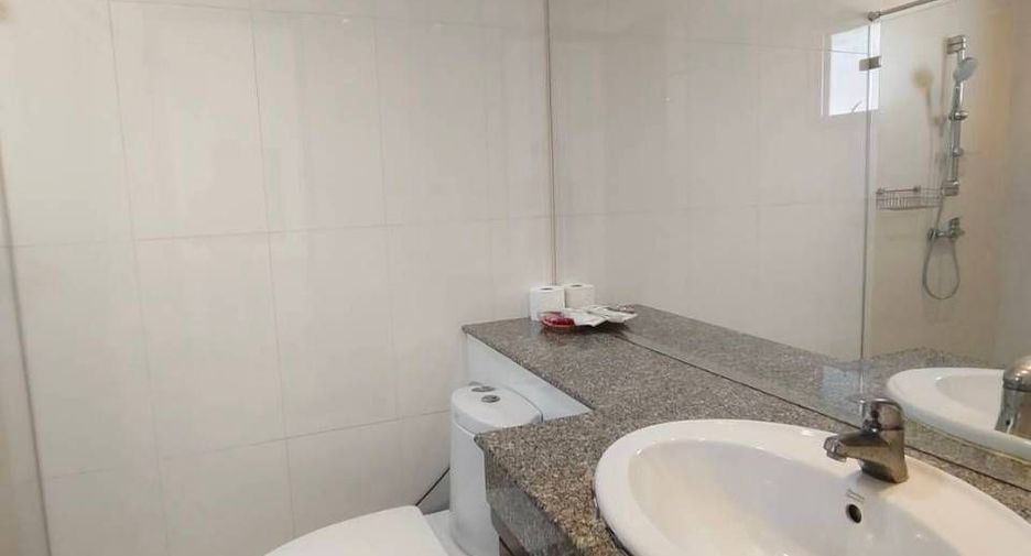 For rent 4 bedrooms villa in Bang Lamung, Chonburi