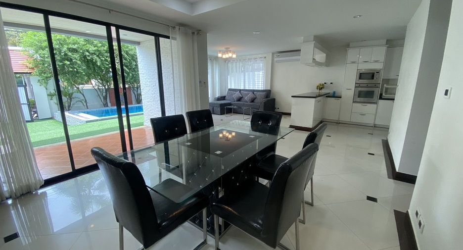 For rent 4 bedrooms villa in Bang Lamung, Chonburi