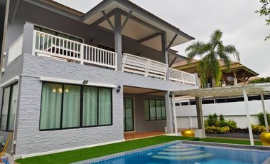 À louer 4 chambres villa à Bang Lamung, Chonburi